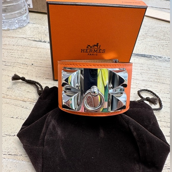 Hermès Collier de Chien (CDC) Wide Leather Cuff Bracelet – Orange - Picture 2 of 12